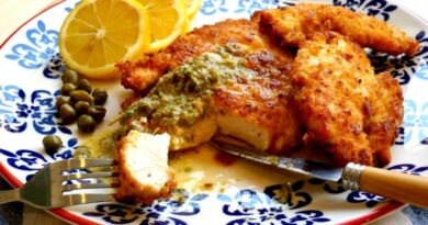 Would you like to try a delicious chicken parmesan recipe at home How to make delicious Chicken Parmesan Easy parmesan chicken recipe!
