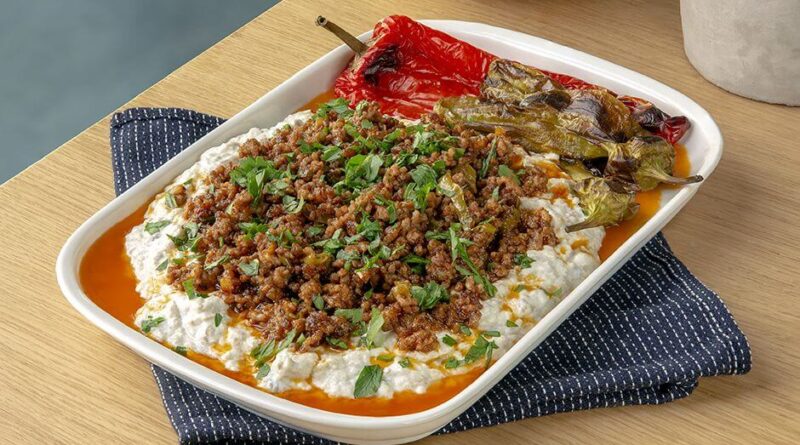 Alinazik Kebab Recipe, How is it made? Turkish Food Recipes. Kebab Recipes. Easy Recipes.